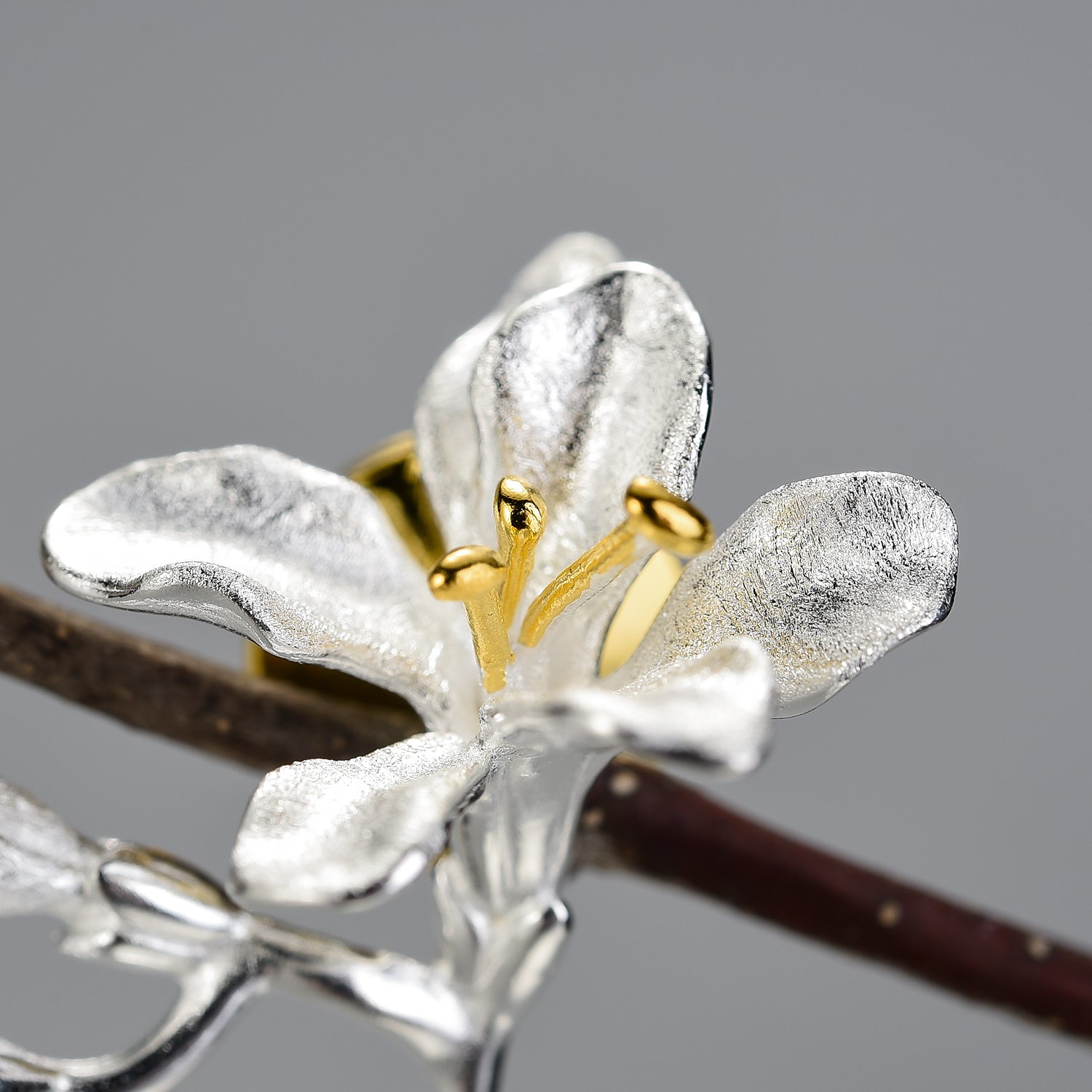 Freeisa Flower Brooch Pin.jpg